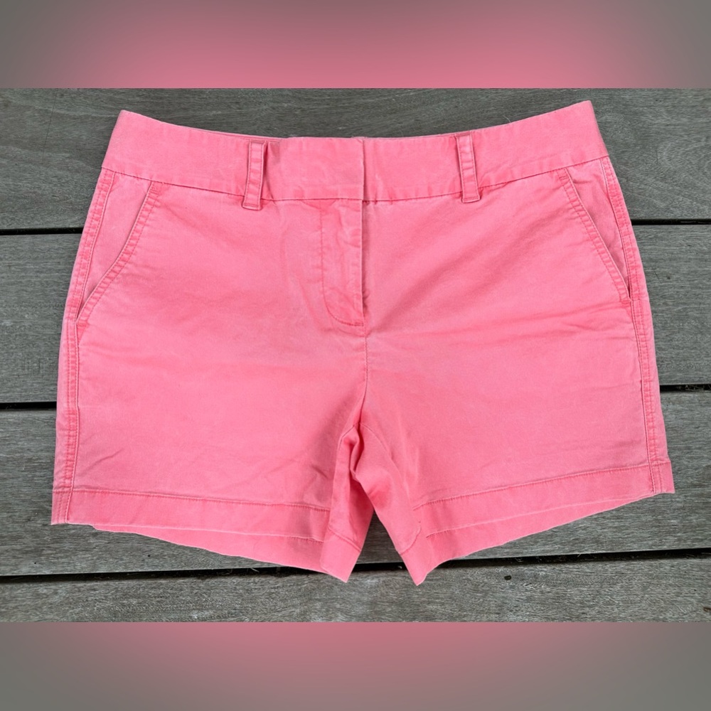 Vineyard Vines coral every day shorts size 6